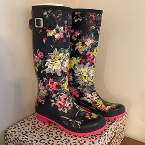 Joules rain boots in French Floral Navy size 10